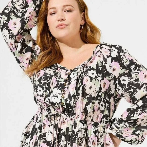 Torrid - Midi Swiss Dot Pleat Long Sleeve Dress in Brushstroke Multi Floral‌‌‌ - Picture 10 of 13